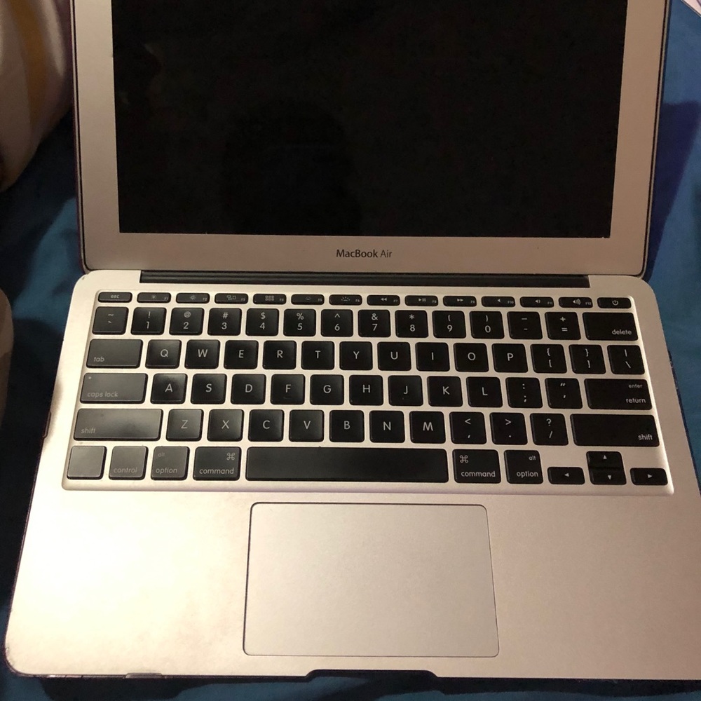 Apple MacBook Air A1370 11.6" Laptop